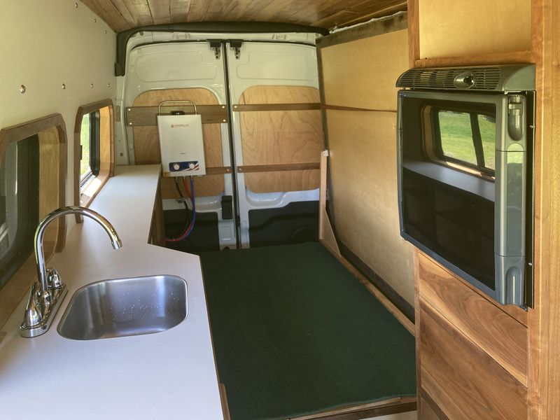 Picture 6/9 of a 2018 Ford Transit High Roof Extended Length New build for 4 for sale in Harrisonburg, Virginia