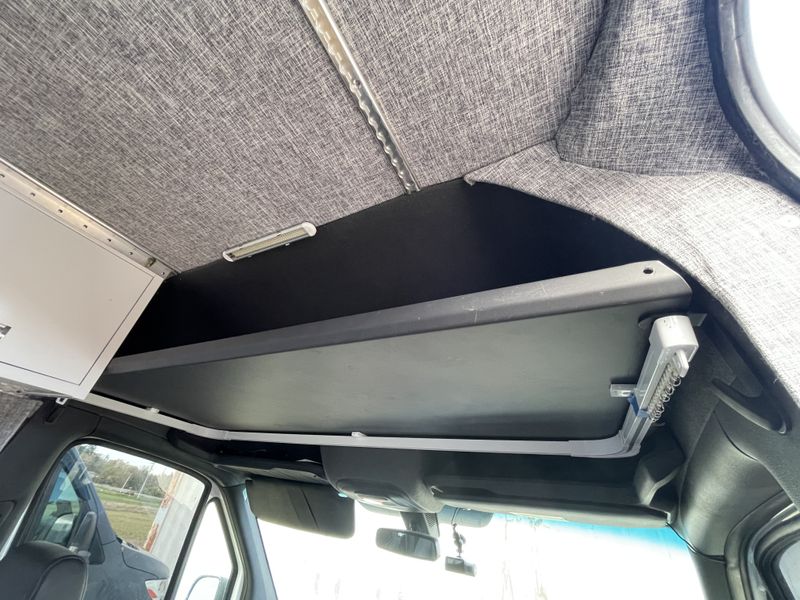 Picture 3/18 of a 2020 sprinter 144 for sale in Ferndale, Washington