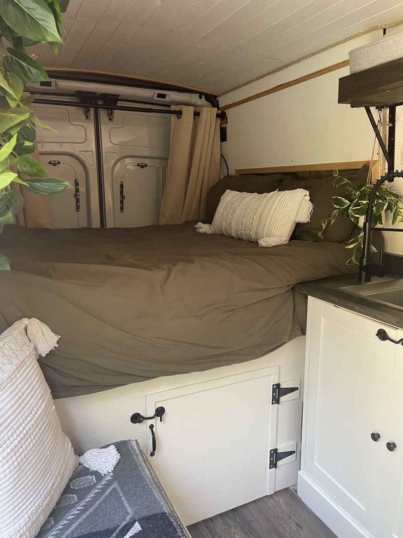 Picture 3/20 of a Ford Transit 250 - Stealth Camper Van  for sale in Seattle, Washington