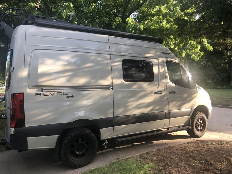 Picture 4/15 of a 2022 Winnebago Revel for sale in Edmond, Oklahoma