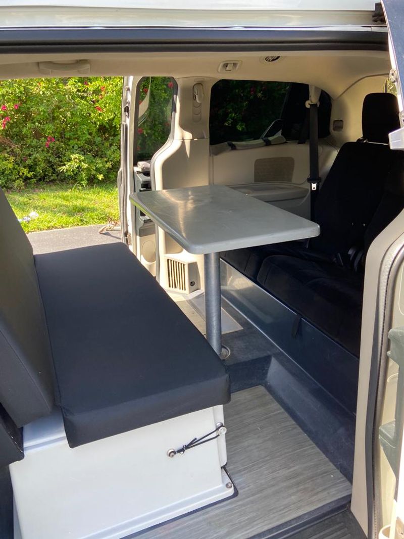 Picture 2/19 of a 2013 Dodge Grand Caravan Camper for sale in Hallandale, Florida