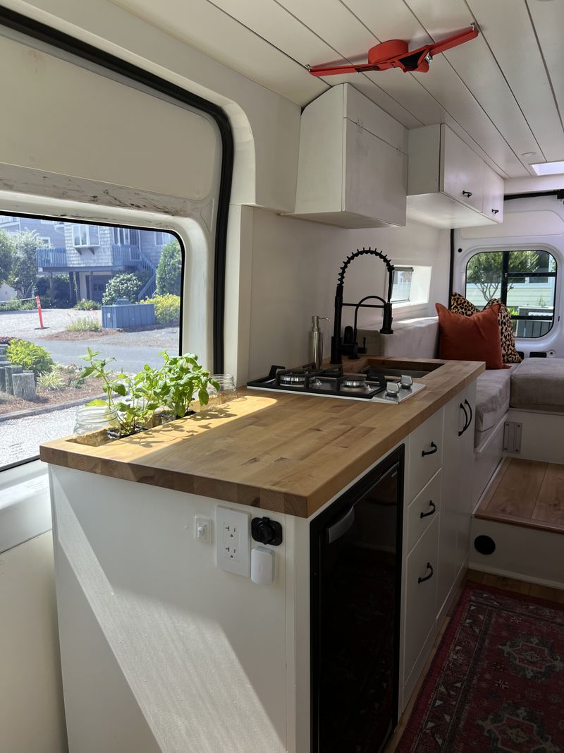Picture 5/17 of a 2019 RAM Promaster 3500 EXTENDED | Full Bathroom | Low Miles for sale in Bethany Beach, Delaware