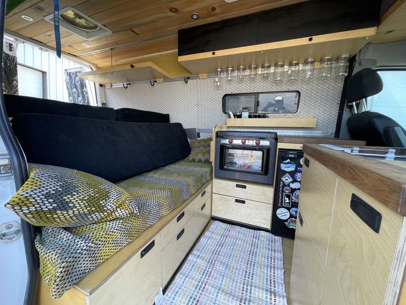 Picture 4/21 of a 2014 Sprinter 144 RWD for sale in Hood River, Oregon