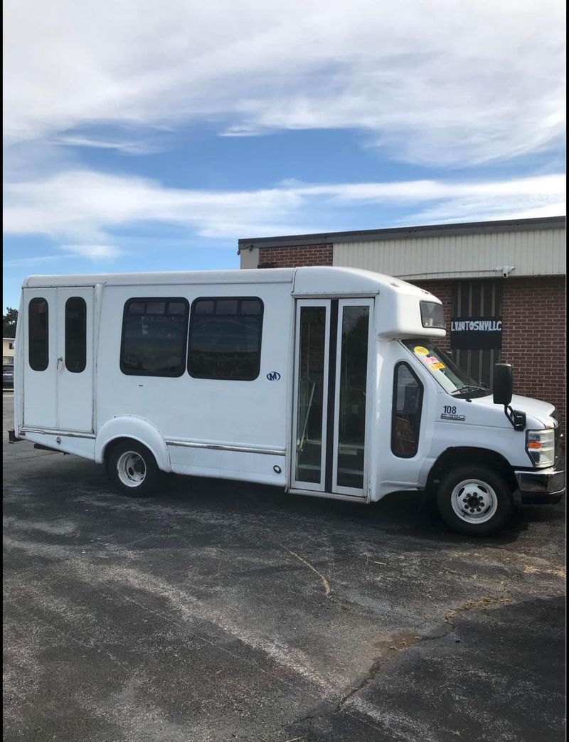 Picture 1/15 of a 2015 Goshen Ford E-Series  for sale in Utica, New York