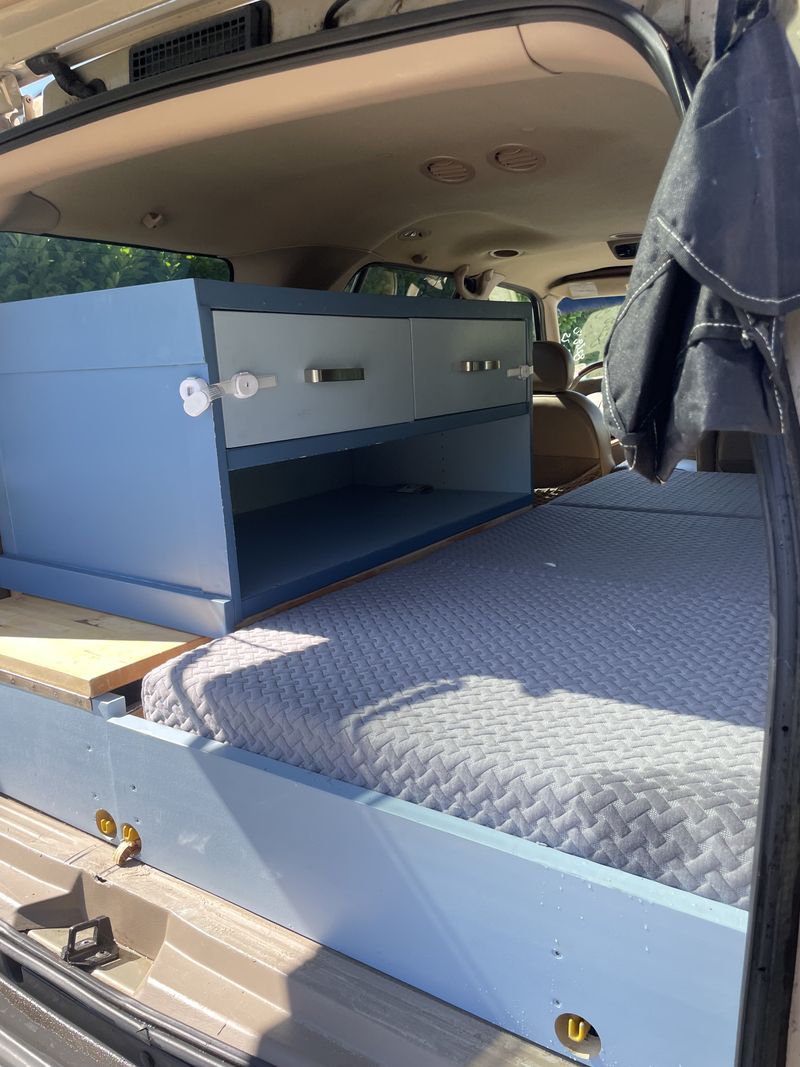 Picture 5/9 of a 1997 Lincoln Navigator for sale in Seattle, Washington