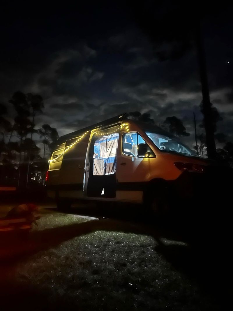 Picture 3/20 of a AWD OFFGRID FAMILY VAN for sale in Miami, Florida