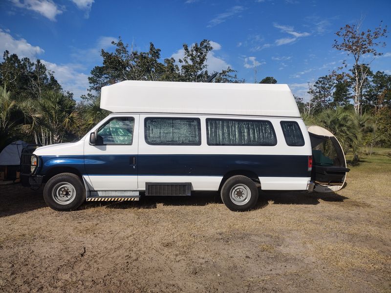 Picture 3/20 of a 2010 Ford E-350 Super Duty for sale in Milton, Florida