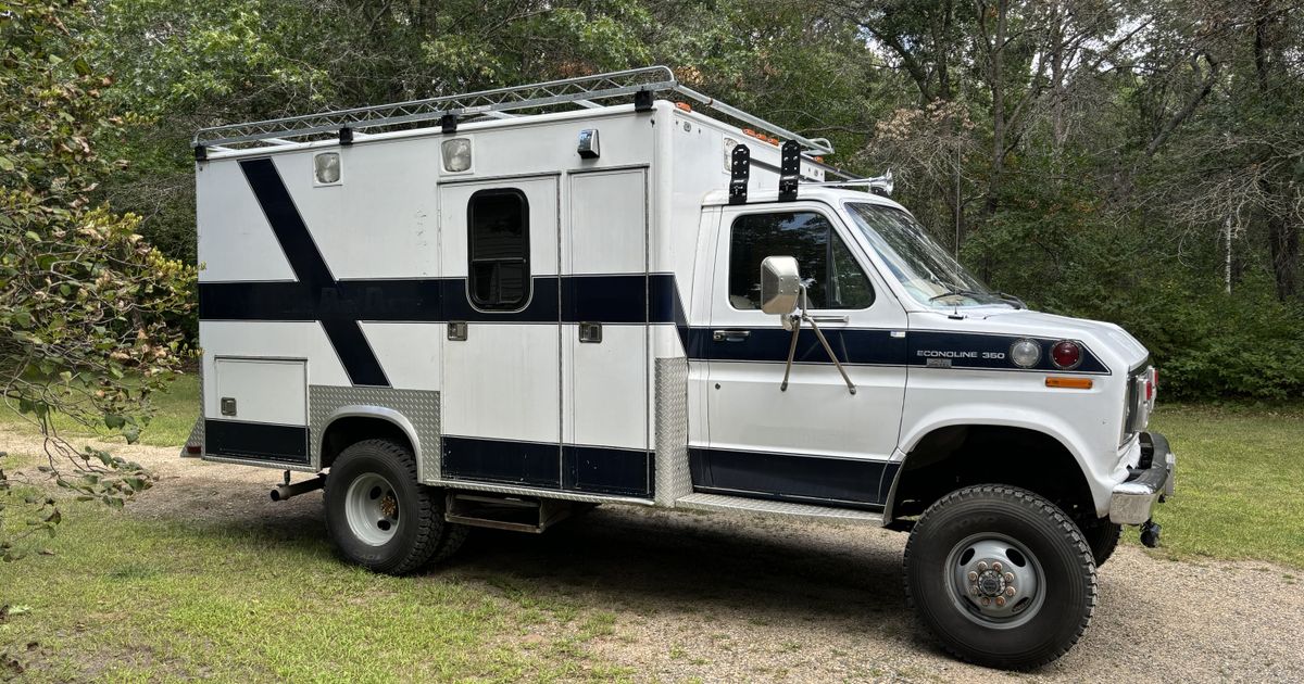 E350 4x4 Camper Conversion Ford Econoline Van Life Ambulance