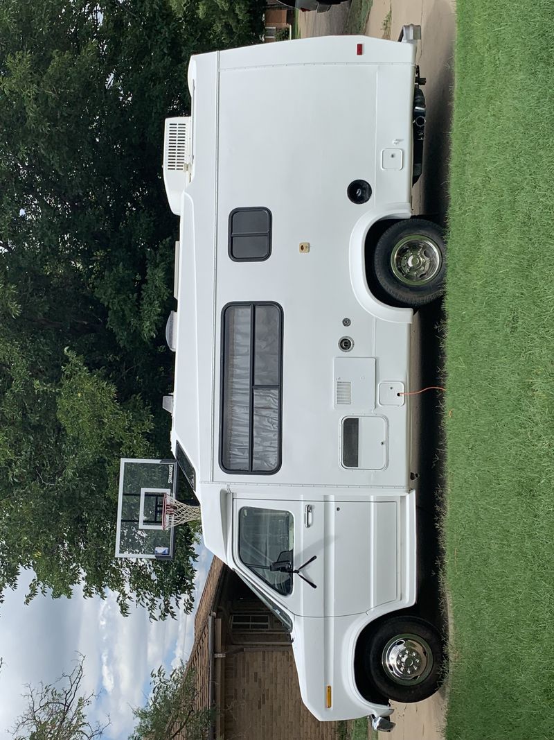 Picture 3/18 of a 1989 Ford Econoline 350 Transvan by Champion for sale in Amarillo, Texas