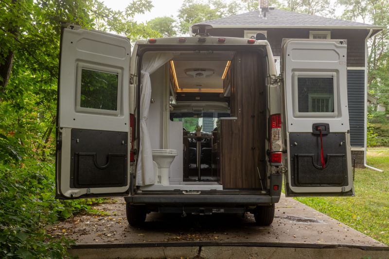 Picture 2/15 of a 2018 Carado Banff Class B Off-Grid OR Shore Power for sale in Zephyrhills, Florida