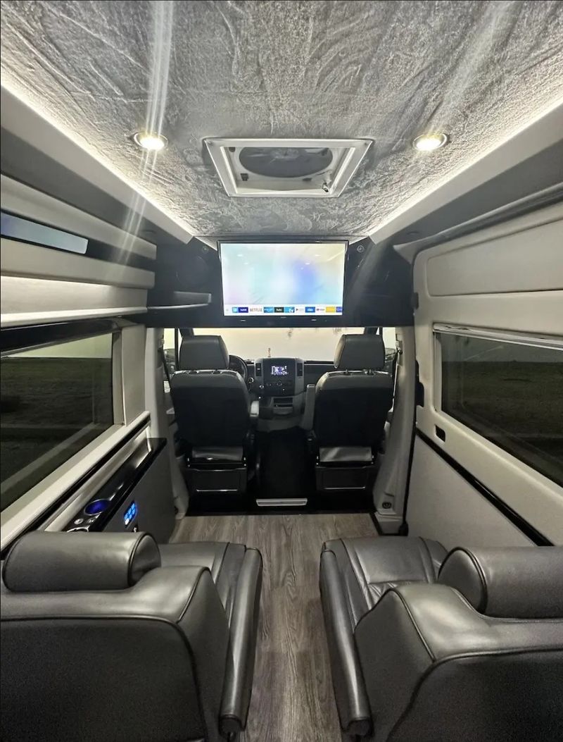 Picture 4/19 of a 2017 El Kapitan Tenorite Grey MY 17 144 WB 4x4 HR 2500 for sale in Huntington Beach, California