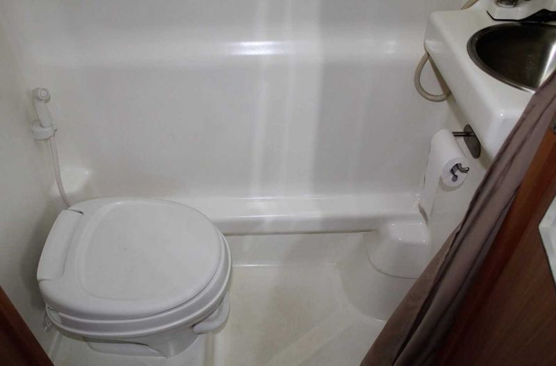 Picture 4/20 of a 🏕️🔥🚐Winnebago full RV van. 67,000 miles 🏕️🔥🚐 for sale in San Jose, California