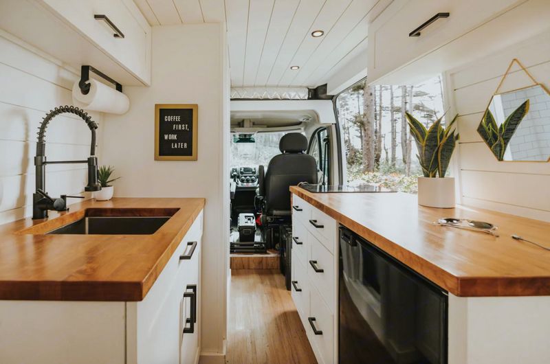 Picture 4/25 of a 2021 Ram Promaster - Noma Vans Lounge Van for sale in Seattle, Washington