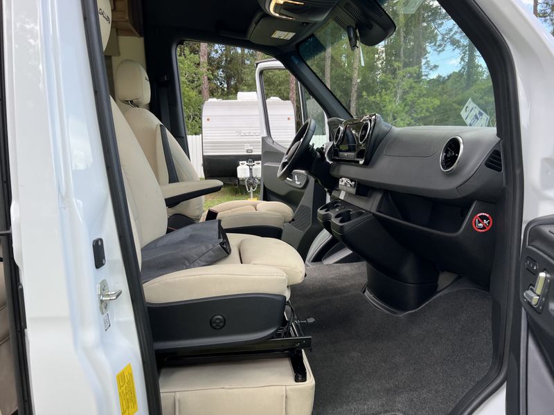 Picture 3/14 of a 2020 Mercedes sprinter coachman galleria  for sale in Atlantic Beach, Florida