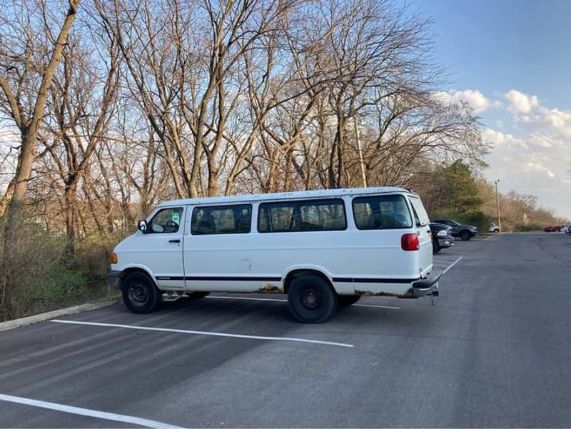 Picture 3/5 of a 1999 dodge ram wagon for sale in Lawrence, Kansas