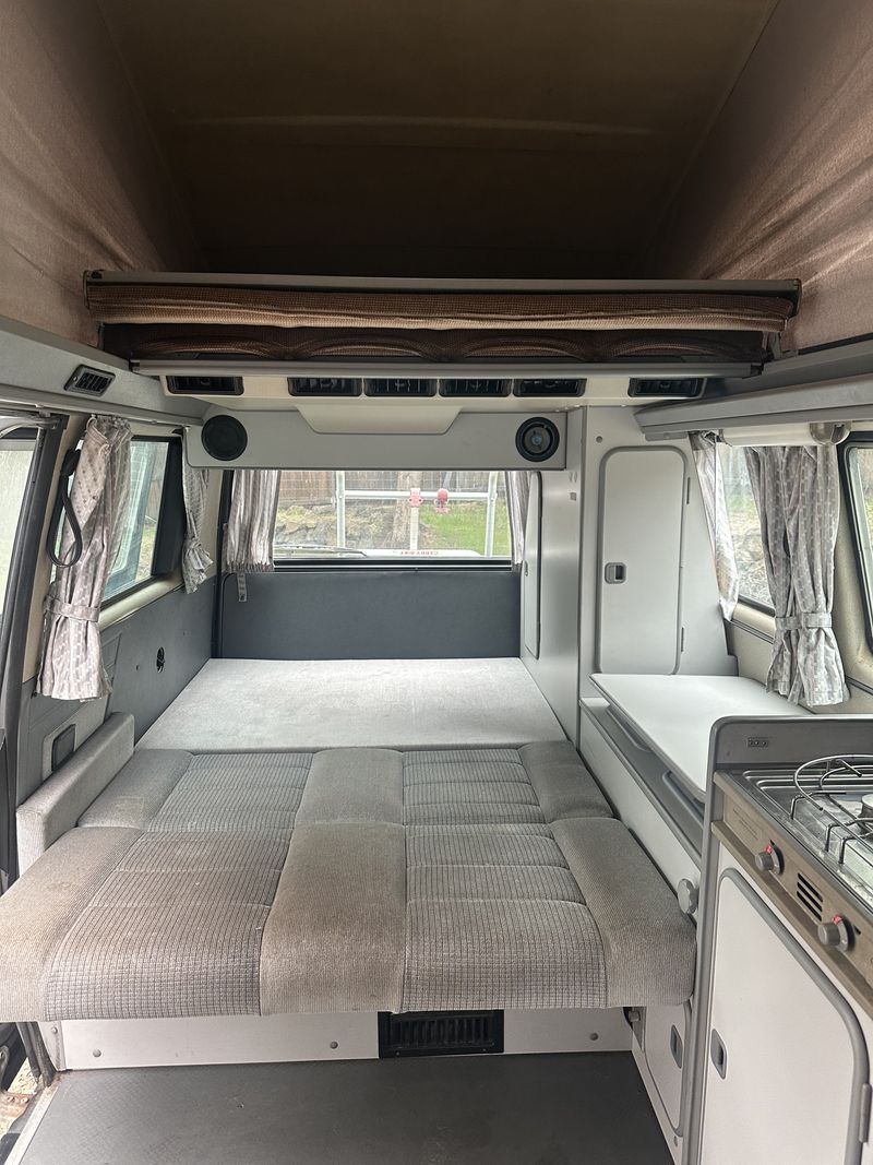 Picture 4/9 of a 1988 Volkswagen Vanagon (Westfalia) for sale in Bend, Oregon