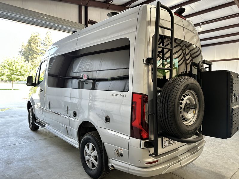 Picture 4/45 of a 2022 Mercedes Interstate Airstream for sale in Visalia, California