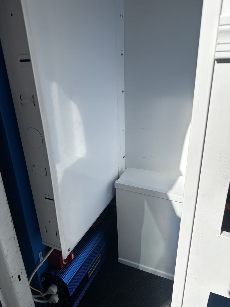 Picture 5/20 of a 2005 Chevy Express 2500 Engineer Build (560AH Battery) for sale in San Jose, California