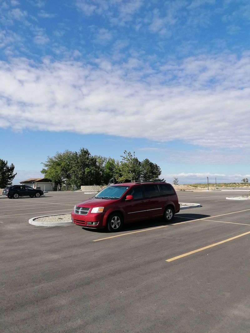 Picture 1/17 of a 2008 Dodge Grand Caravan Minivan for sale in New Smyrna Beach, Florida