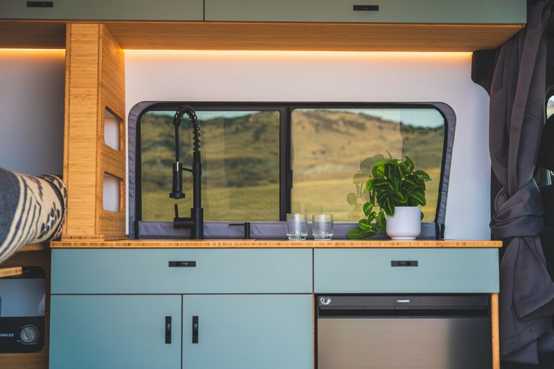 Picture 3/22 of a 2026 Geotrek Flatiron Sprinter 144 AWD for sale in Boulder, Colorado