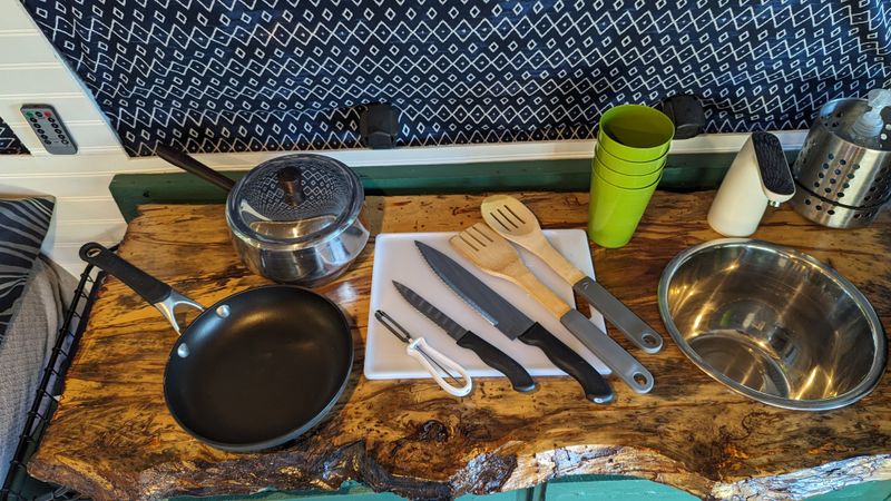 Picture 5/18 of a 2003 Ford E-150 stealthy camper van build for sale in Linden, Michigan