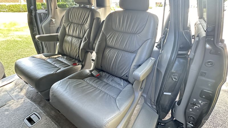 Picture 2/45 of a Honda Odyssey EX-L Minivan Camper 2010 for sale in Alexandria, Virginia