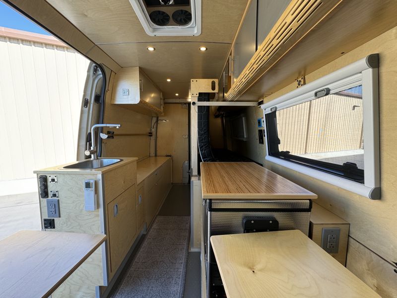Picture 3/32 of a Low mileage 4x4 Sprinter 144 for sale in Tucson, Arizona