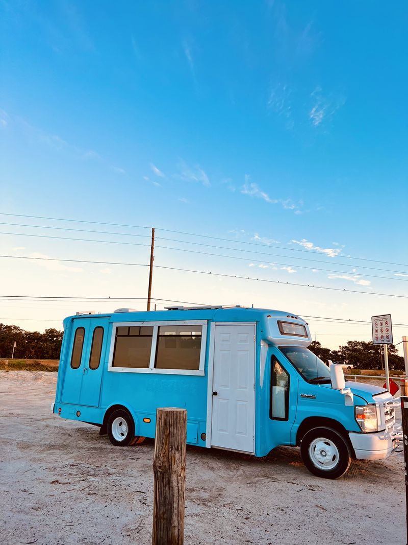 Picture 1/35 of a 🍃🤍 Eco Friendly  Camper  🤍🍃  SWING + SKYLIGHT for sale in Saint Petersburg, Florida