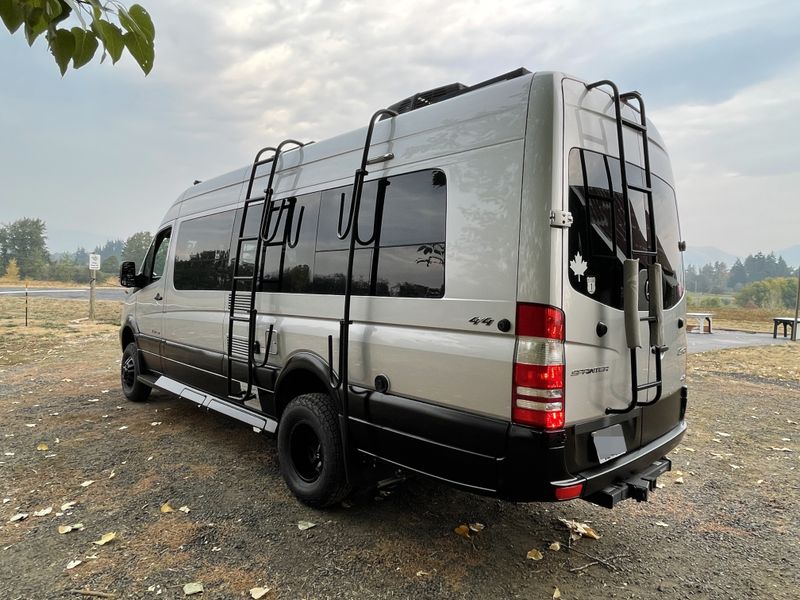 Picture 2/21 of a Winnebago ERA X  Sprinter 3500 4x4 170 EXT WB  for sale in Hood River, Oregon