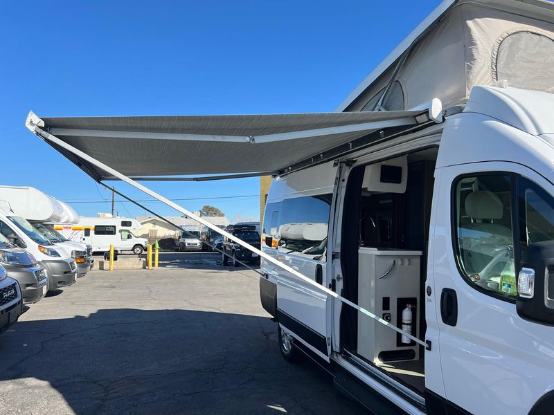 Picture 3/27 of a Thor 2022 Tellaro 20A - RAM 3500 Pro Master for sale in Las Vegas, Nevada