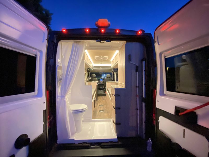 Picture 4/32 of a 2018 HYMER SUNLIGHT V2 with only 12k miles! for sale in American Fork, Utah