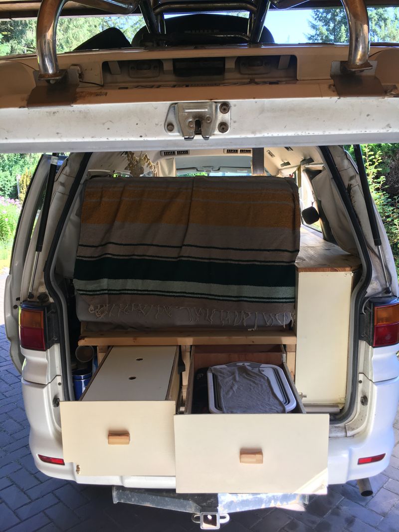 Picture 5/8 of a 2001 Mitsubishi Delica for sale in Vancouver, Washington