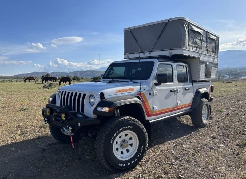 Picture 2/18 of a 2022 Jeep Gladiator Pop-Up Camper for sale in Kings Beach, California