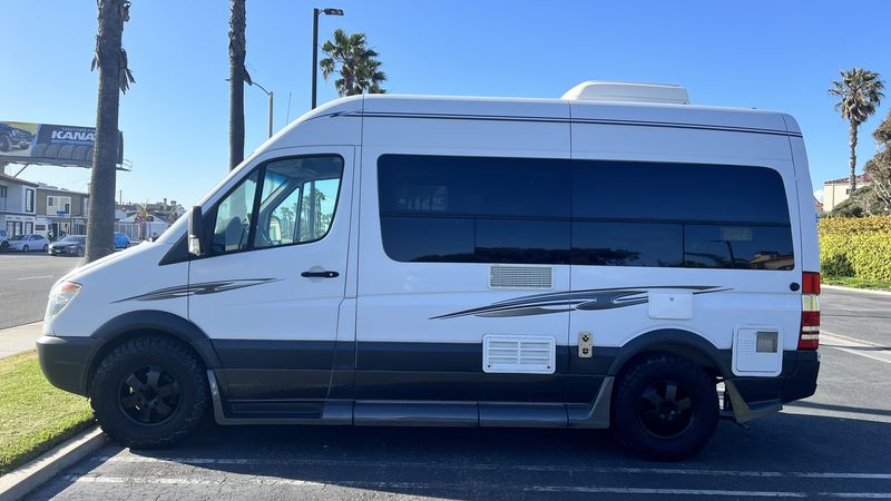 Picture 2/10 of a 2007 Sprinter Roadtrek SS Agile for sale in Sunset Beach, California