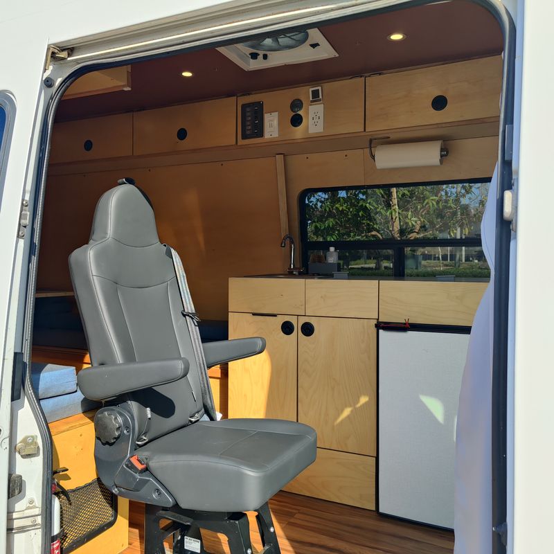 Picture 4/18 of a 2006 Dodge sprinter t1n camper van 3 seater 140wb high roof for sale in San Diego, California