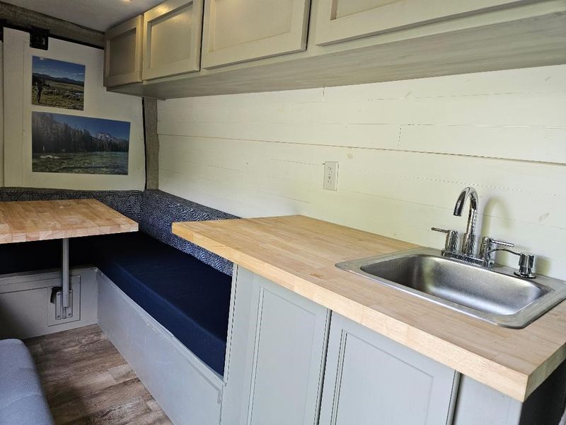 Picture 2/6 of a Nissan High Roof Camper Van - 2012 for sale in Milwaukee, Wisconsin