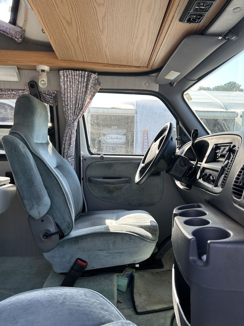 Picture 4/6 of a 1999 RoadTrek 190-Versatile for sale in Chattanooga, Tennessee