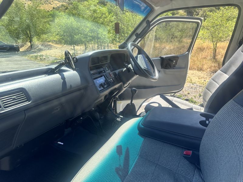 Picture 4/9 of a 1994 Toyota Hiace Campervan for sale in Ogden, Utah