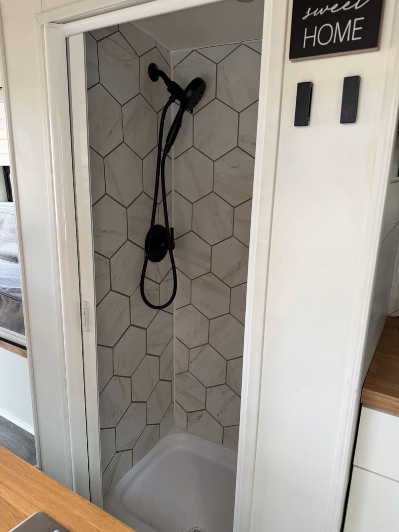 Picture 4/19 of a 2019 Ram Promaster 3500 Camper Van for sale in Denver, Colorado