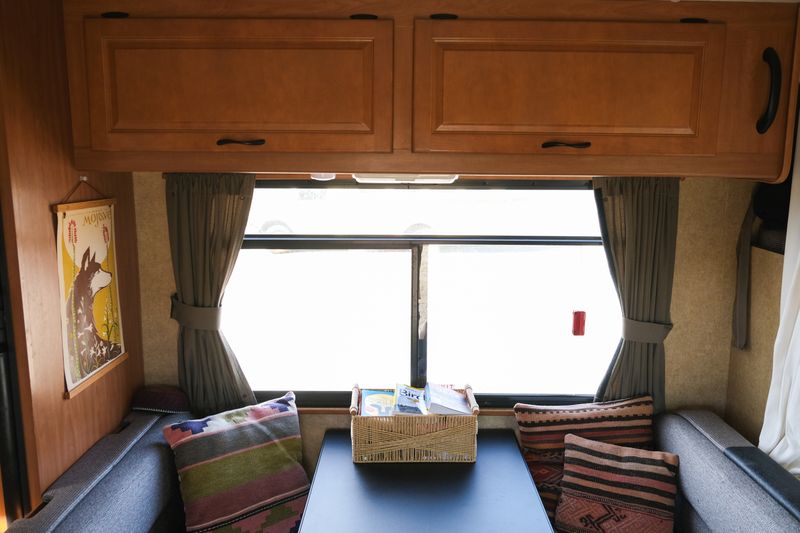 Picture 4/17 of a 2016 Thor Majestic 23A for sale for sale in Newburgh, New York