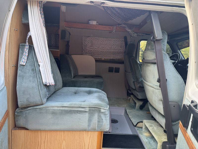 Picture 4/13 of a 1999 Dodge Roadtrek Versatile 190 for sale in New Orleans, Louisiana