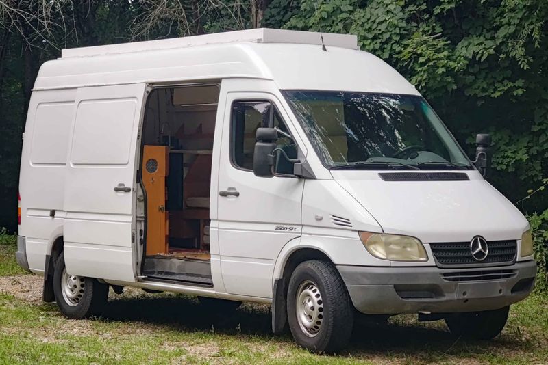Picture 1/17 of a 2005 Sprinter, full build out, 128k miles, $15k for sale in Knoxville, Tennessee