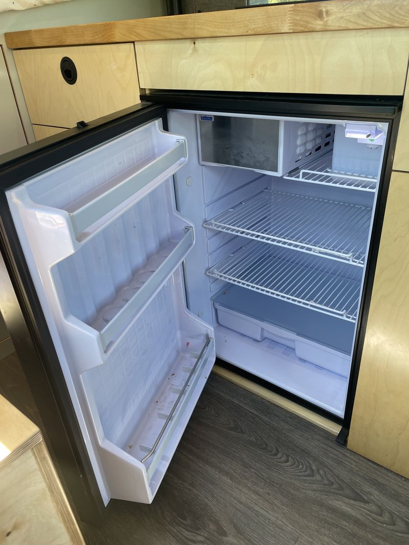 Picture 3/16 of a 2022 ford transit  for sale in Mammoth Lakes, California