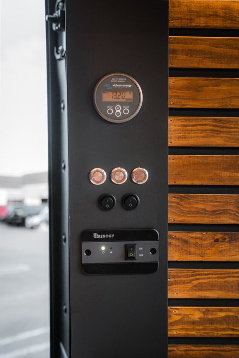 Picture 4/23 of a Custom Conversion - 2021 144" Mercedes Sprinter 3500 for sale in Tracy, California