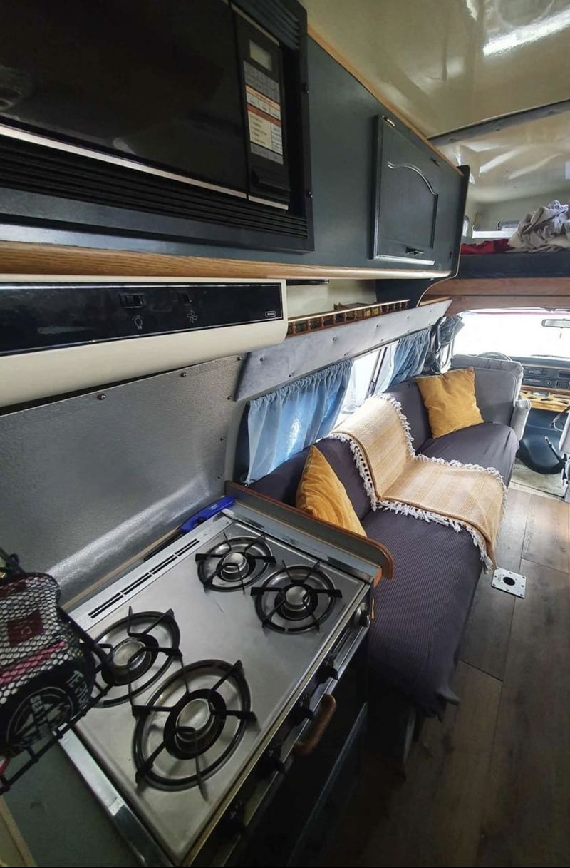 Picture 5/12 of a 1989 Ford Airstream E350 for sale in Boston, Massachusetts