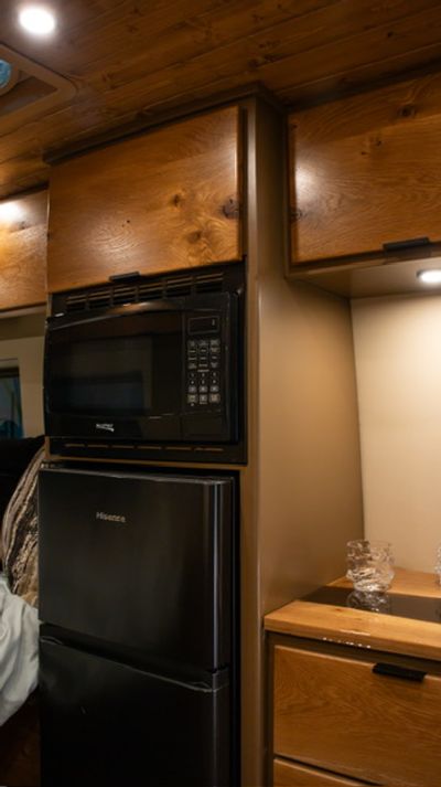 Picture 6/17 of a 2025 Mercedes-Benz Sprinter 2500 AWD 170″ for sale in Eden Prairie, Minnesota