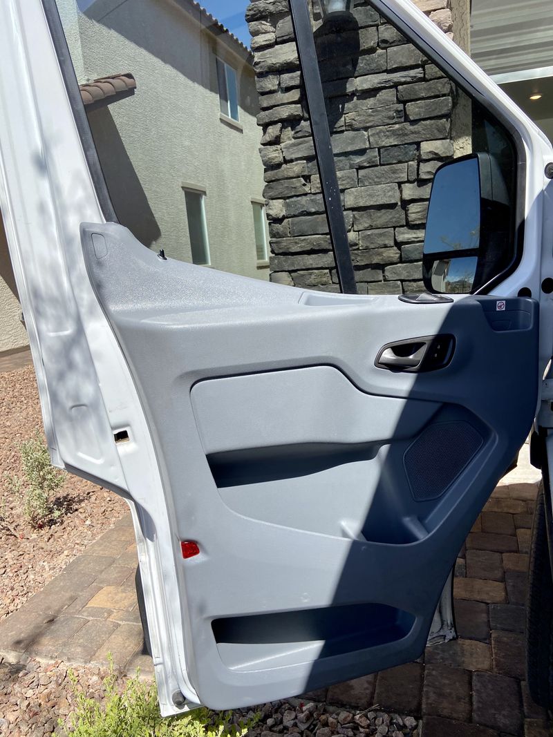Picture 4/20 of a 2019 Ford Transit Medium Roof for sale in Henderson, Nevada