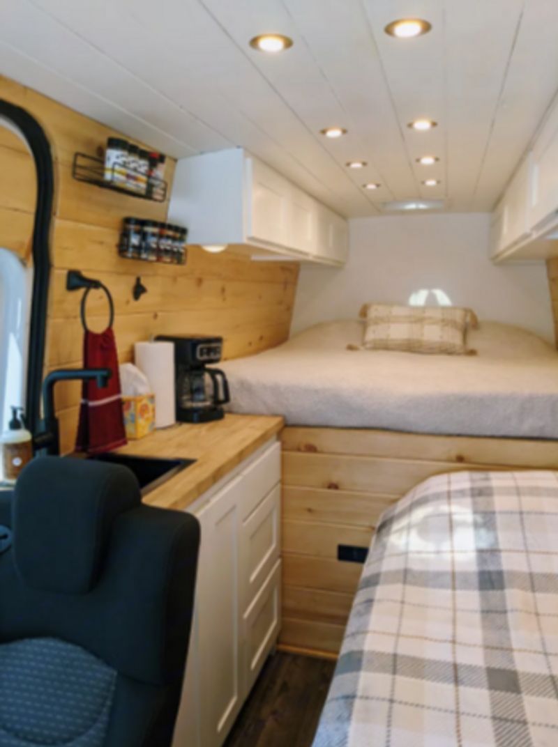 Picture 2/9 of a Freightliner Sprinter for sale in Saint Ignatius, Montana