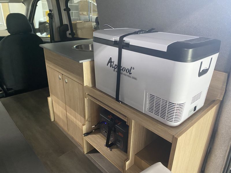 Picture 3/7 of a 2020 Ram Promaster City for sale in Villa Ridge, Missouri