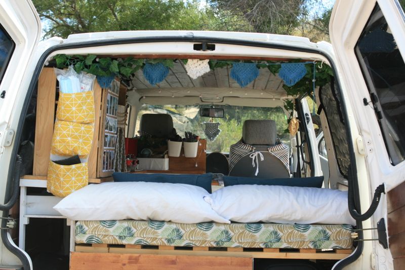 Picture 5/14 of a Volkswagen Transporter 1996 for sale in Los Angeles, California
